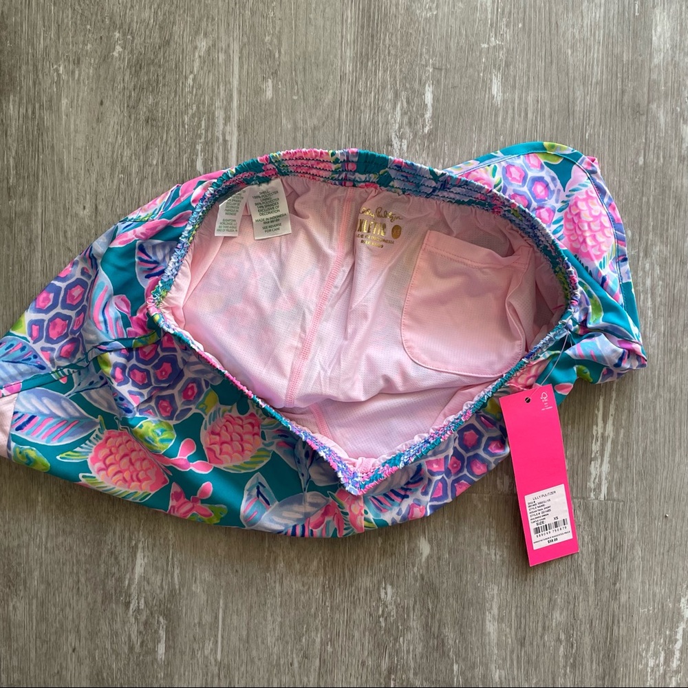 Sold Lilly Pulitzer Ocean Trail Short - Turtle Wave - Picture 4 of 6
